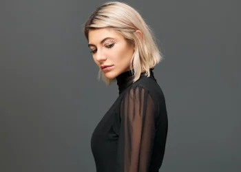 women with short hair