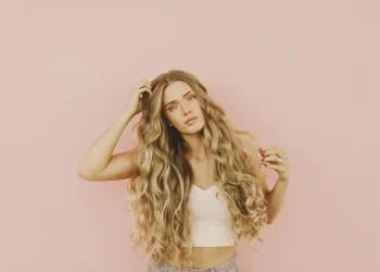 Aloe Vera and Coconut Oil for Hair – Growth, Masks & Deep Conditioning