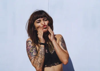 girl with small tattoos