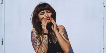 girl with small tattoos